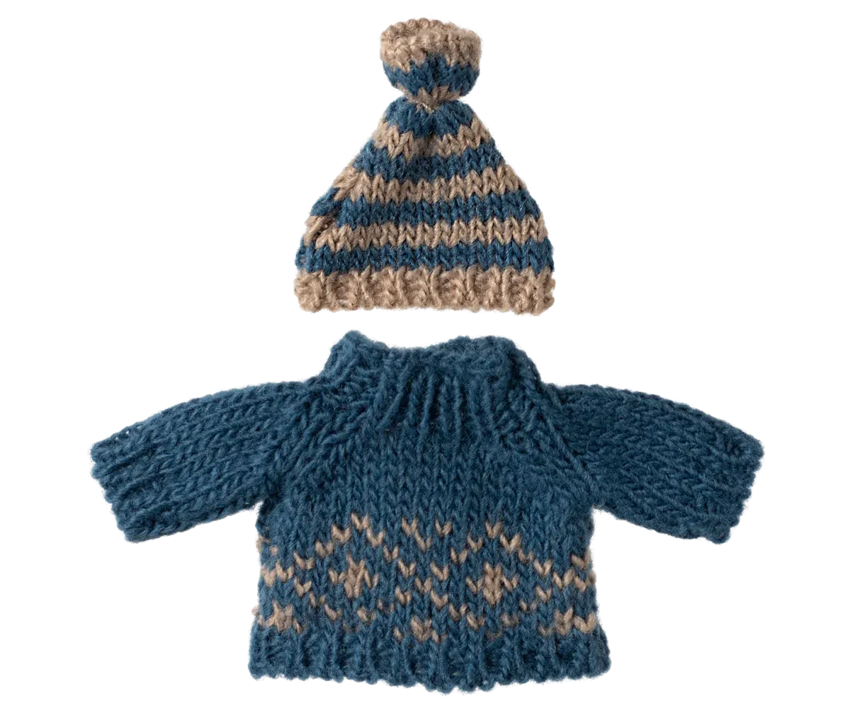 Knitted sweater and hat, Dad mouse
