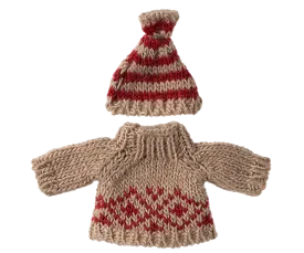 Knitted sweater and hat, Mum mouse